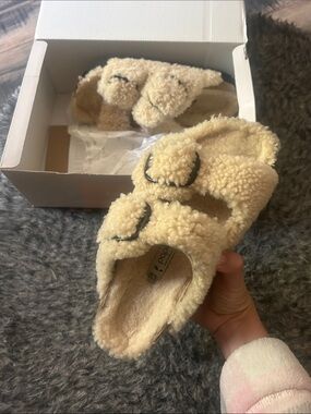 Birkenstock Shearling Double Buckle Sandals in Cream WORN ONCE